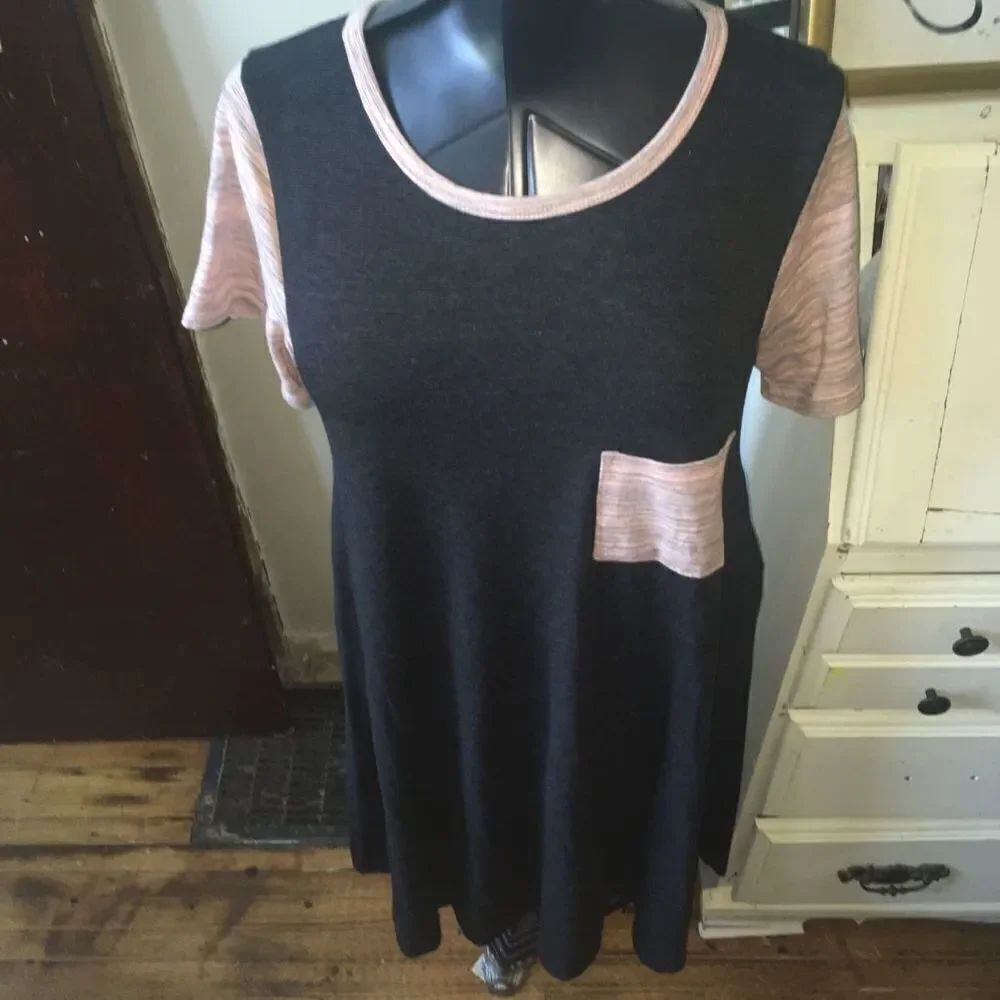 Lularoe Carly heathered gray and pink M high low swing dress